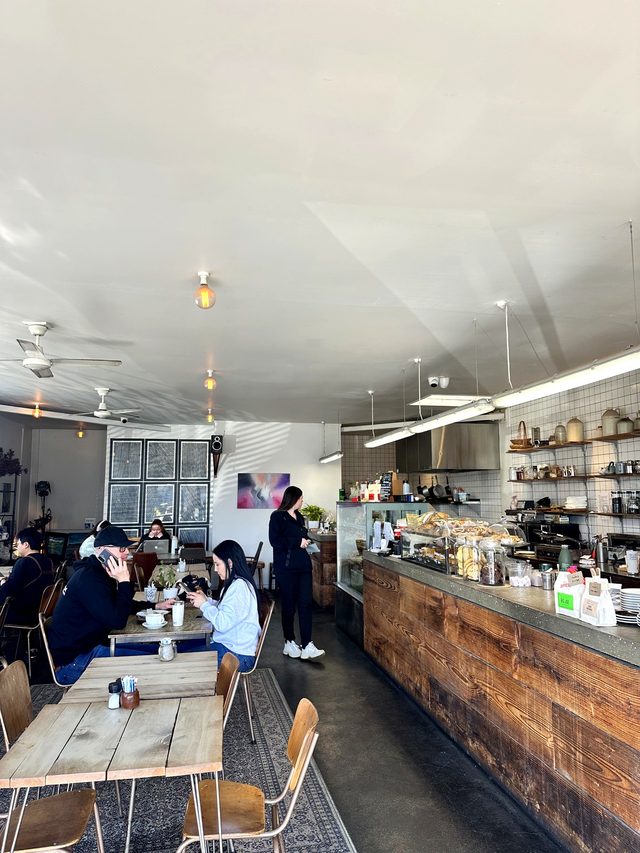 Gentle Giant Cafe  in Waltham — photo 2