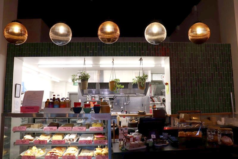 Dot & Winnies  in CBD — photo 5