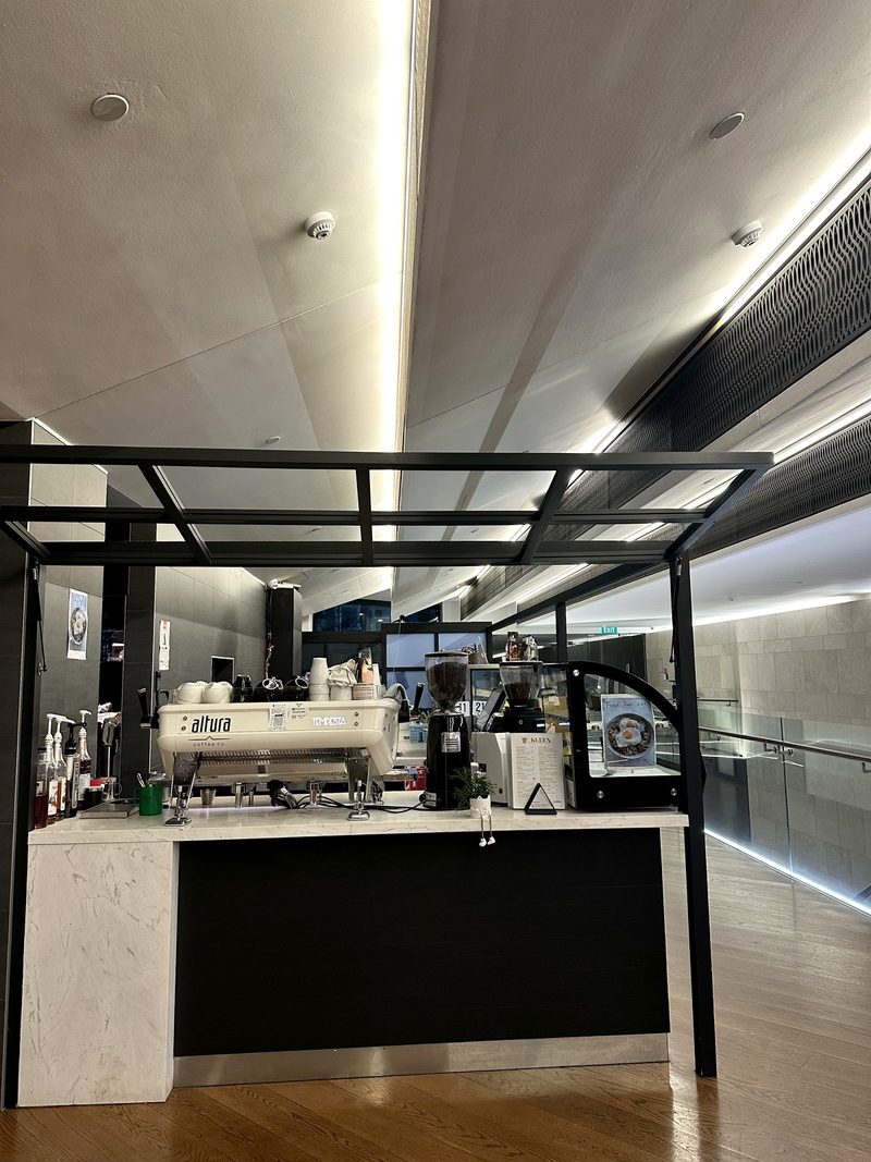 Kueen Cafe in Auckland CBD — photo 11