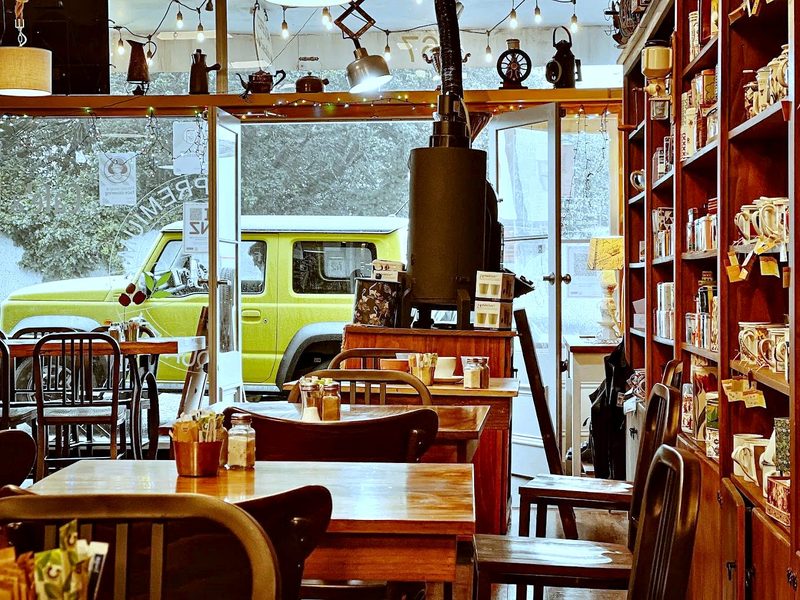 Coffee & Tea Lovers  in Epsom. Photo 3