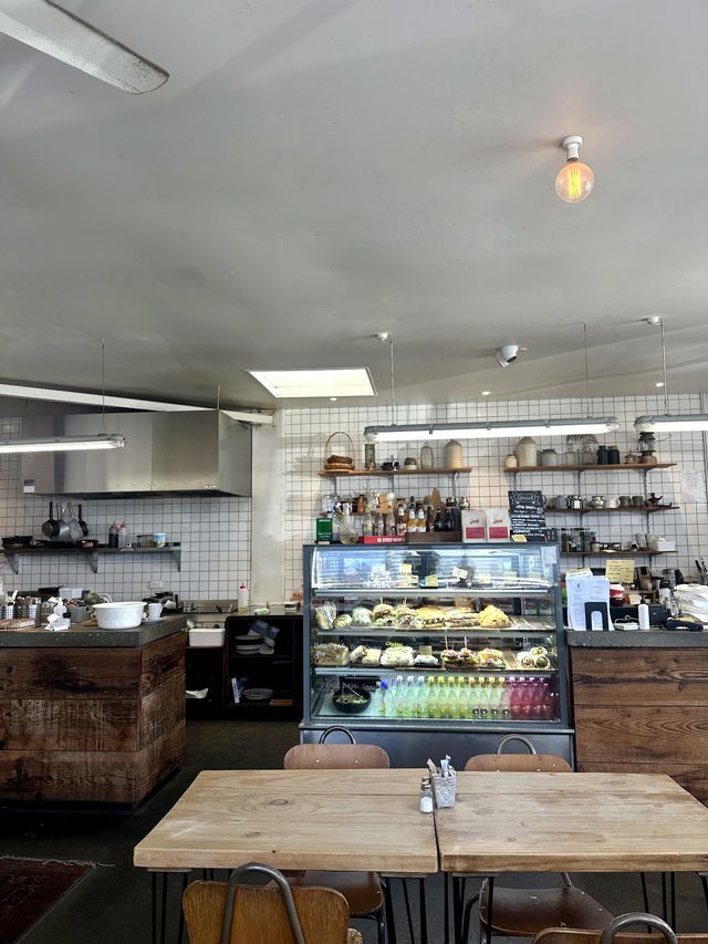 Gentle Giant Cafe  in Waltham — photo 3