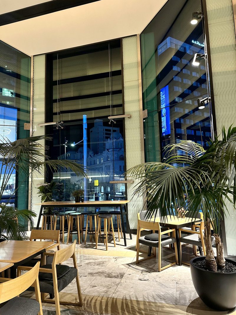 Kueen Cafe in Auckland CBD — photo 7