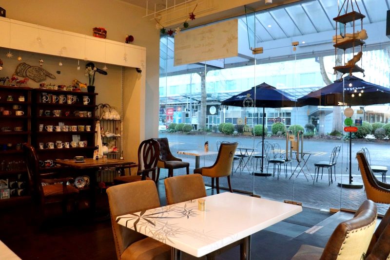 Urge Coffee & Tea Boutique in Hamilton Central — photo 3
