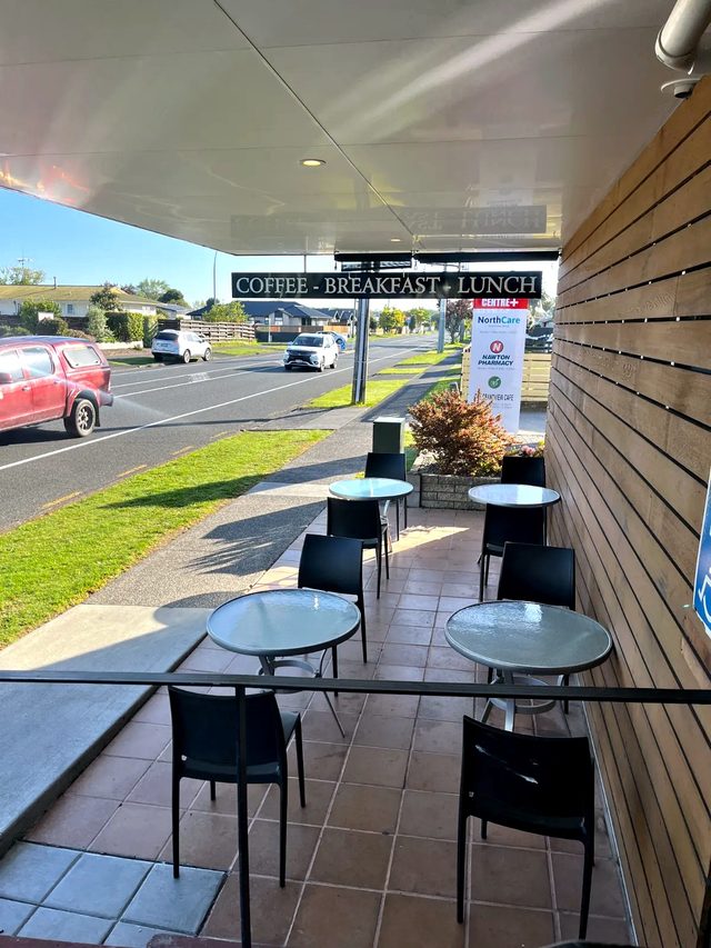 The Grandview Cafe in Nawton: photo 4