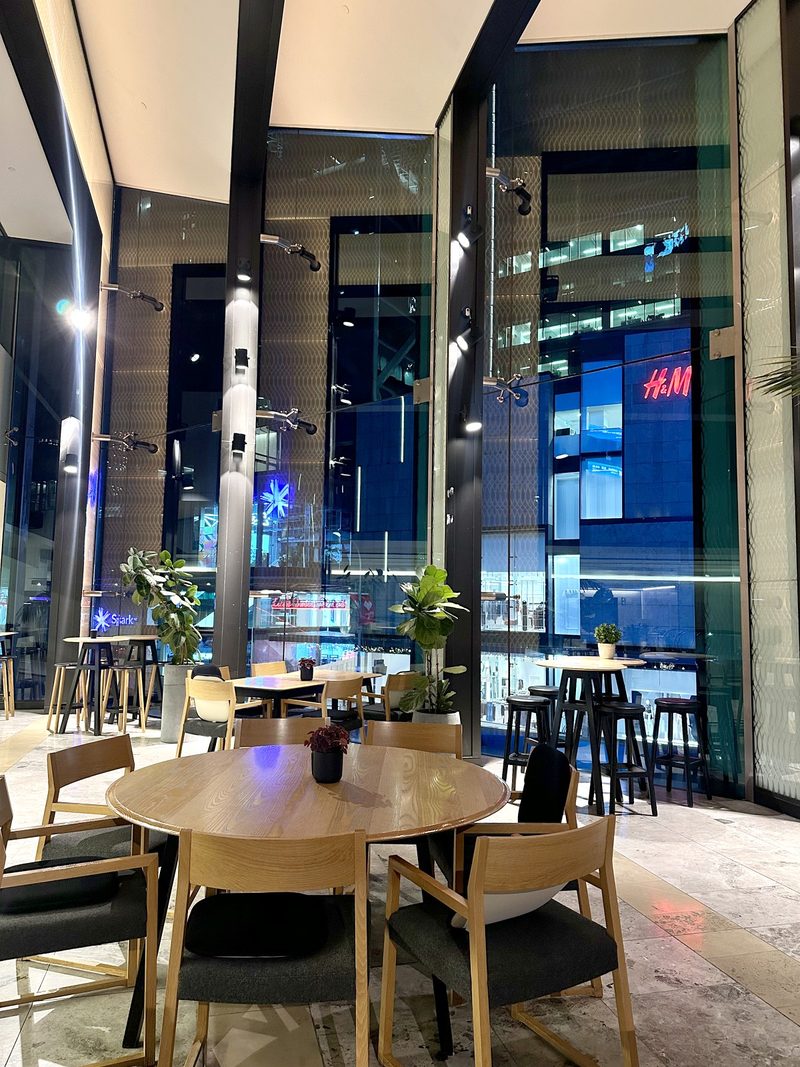 Kueen Cafe in Auckland CBD — photo 2